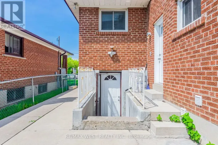 BASEMENT - 31 CLAIR ROAD, Toronto