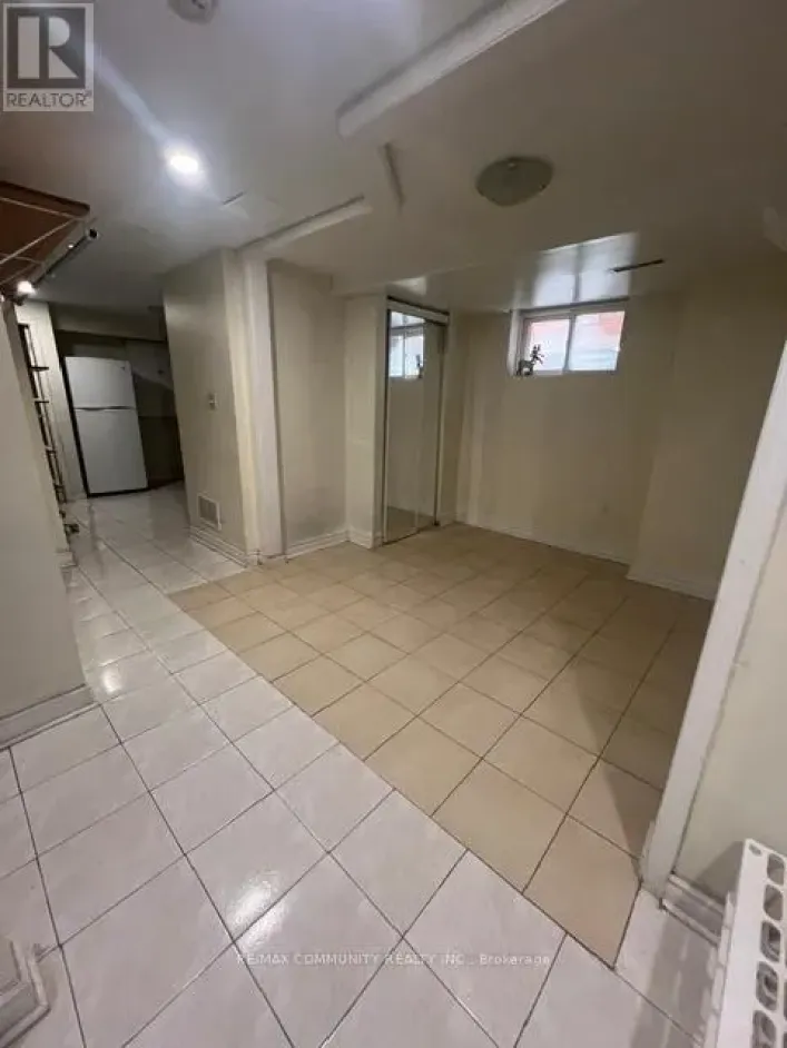 BASEMENT - 39 BRIARGLEN COURT, Toronto