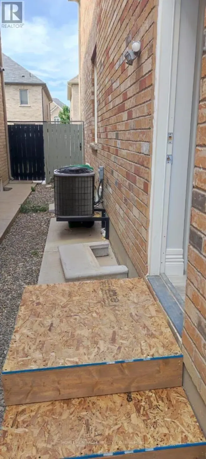 BASEMENT - 52 DURANGO DRIVE, Brampton