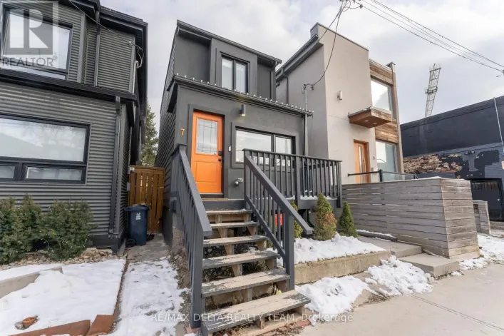 BASEMENT APARTMENT - 7 CRAVEN ROAD, Toronto
