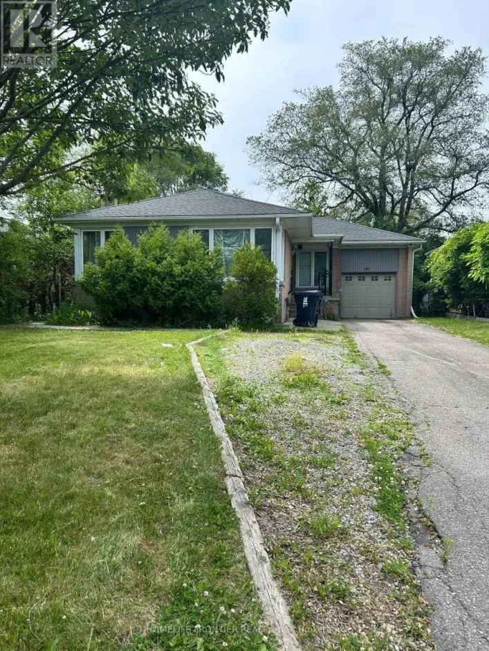 BASEMENT UNIT - 141 BRIGHTON AVENUE, Toronto