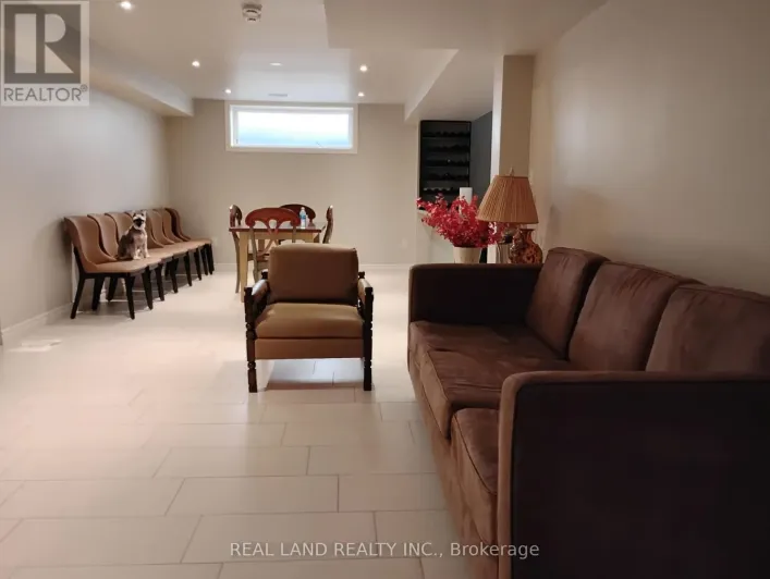 (BASEMENT)190 HILLSVIEW DRIVE N, Richmond Hill