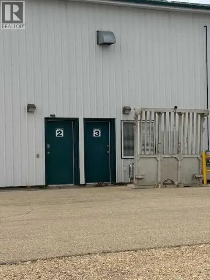 Bay 3, 3440 33 Street, Whitecourt