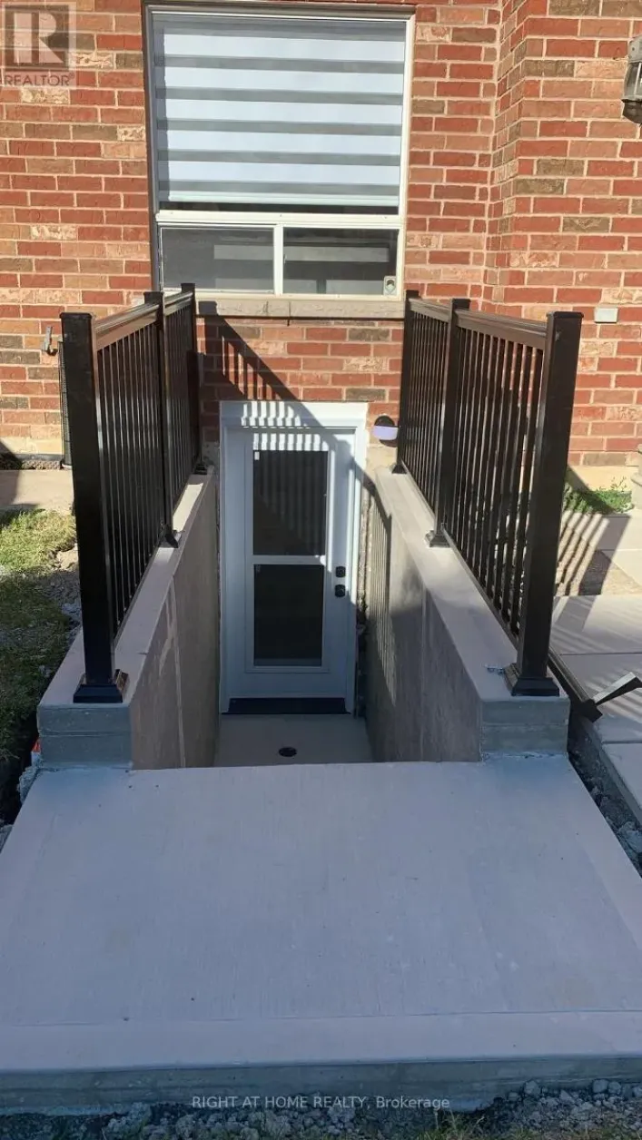 BSMET - 75 MAFFEY CRESCENT, Richmond Hill