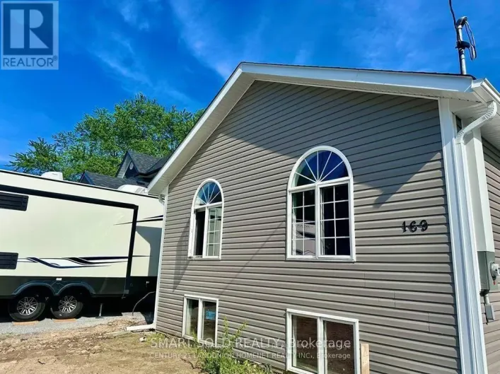 #BSMNT - 169 GARDEN AVENUE E, Georgina