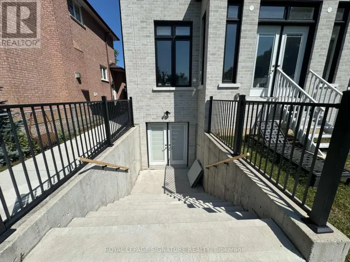BSMT - 11 NORCROSS ROAD, Toronto