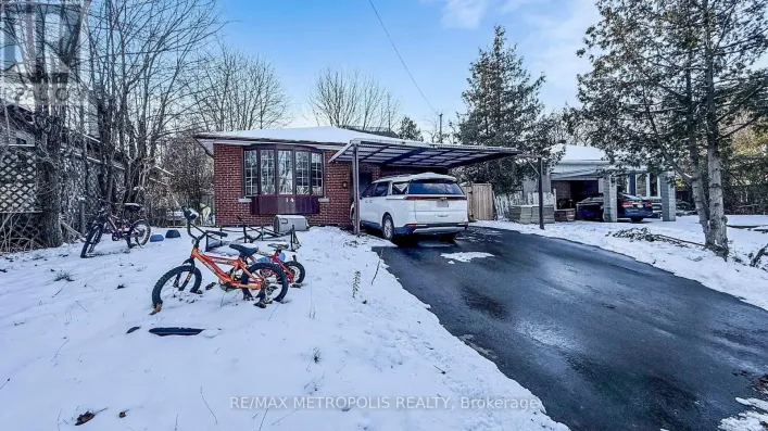 BSMT - 14 FURLONG COURT, Toronto