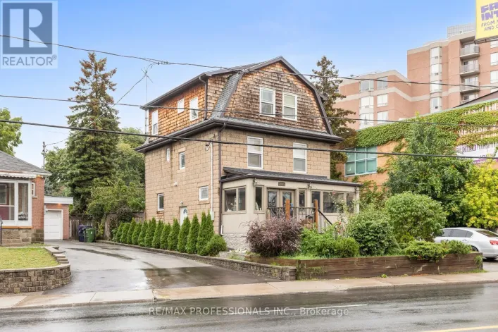 BSMT - 2106 LAWRENCE AVENUE W, Toronto