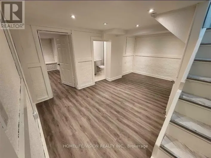 BSMT - 271 SUSSEX AVE AVENUE, Richmond Hill