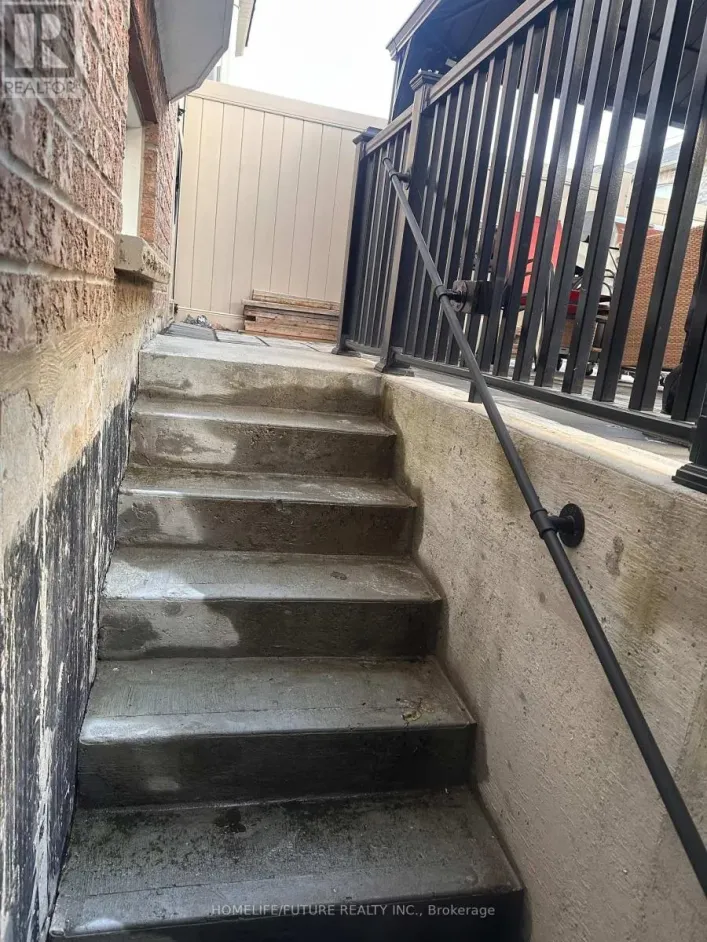 BSMT - 32 DARLET AVENUE, Ajax