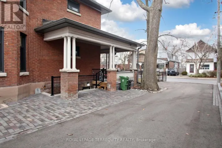 BSMT - 354 MAIN STREET, Toronto