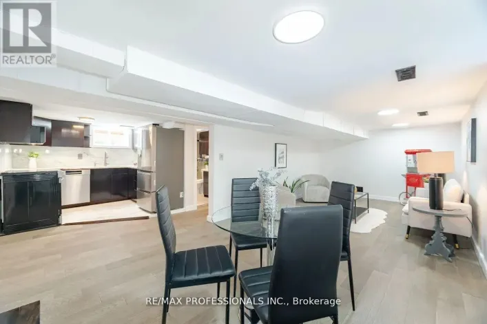 BSMT - 39 OLD OAK ROAD, Toronto