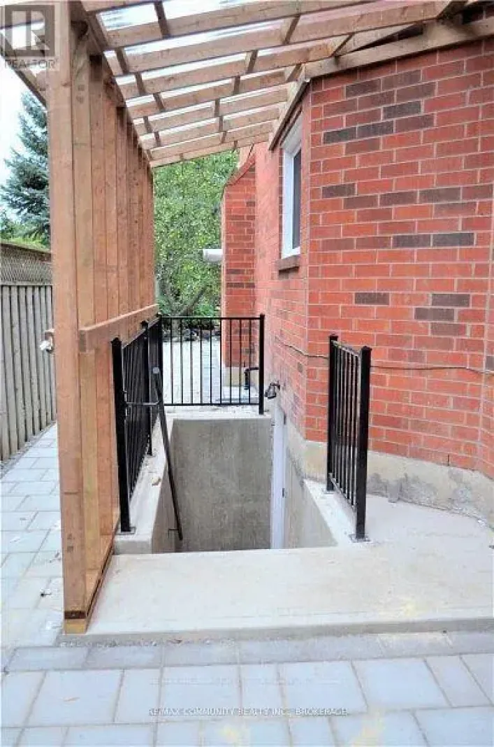 BSMT - 46 WELSH STREET, Ajax