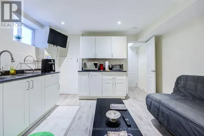 BSMT - 60 MYNDEN WAY, Newmarket
