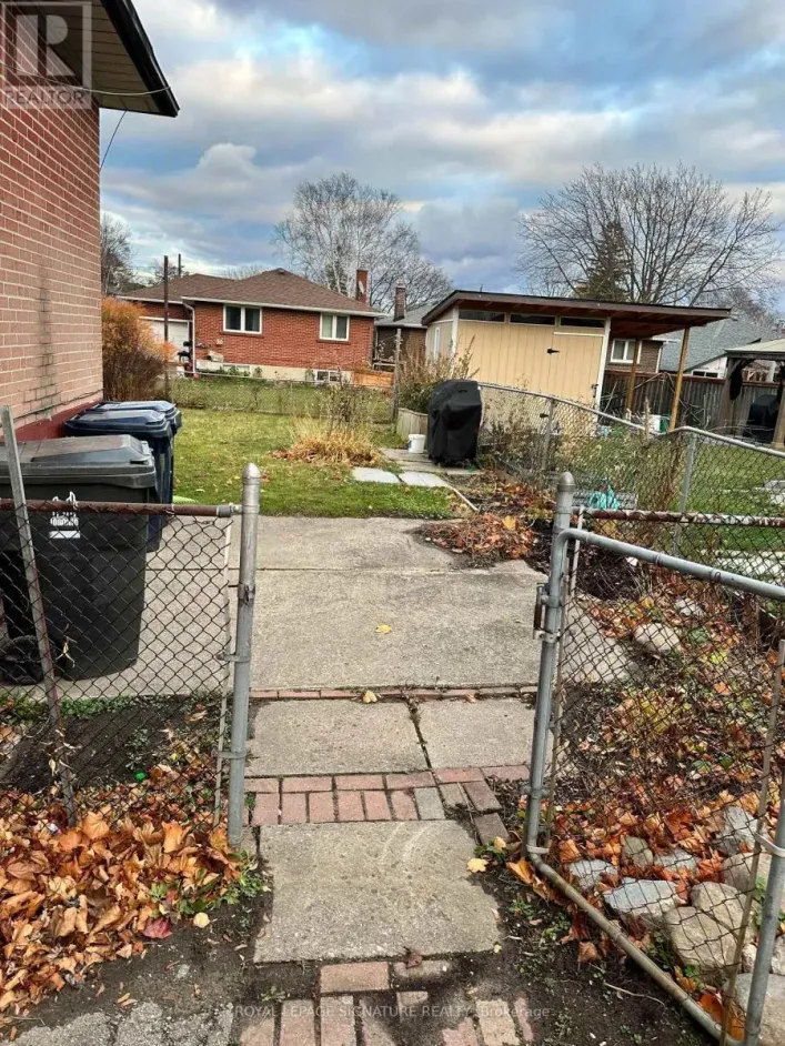 BSMT - 7 LIMEVALE CRESCENT, Toronto