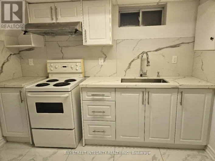 BSMT BIG BEDROOM - 65 WALTER AVENUE, Newmarket