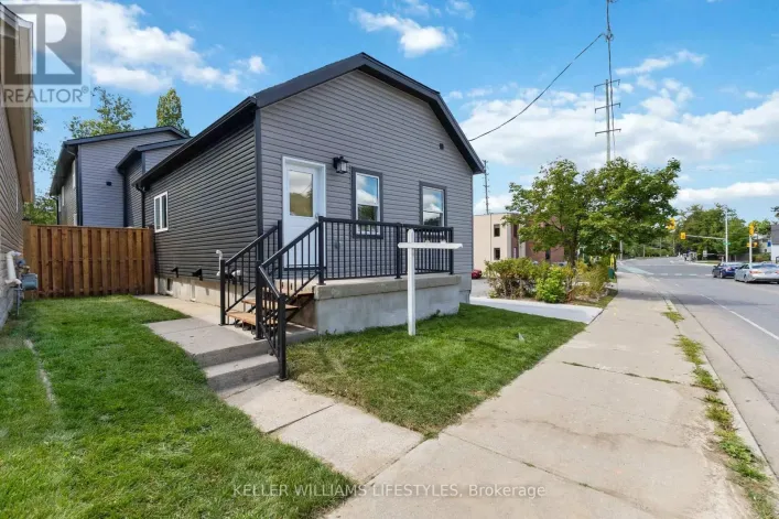 C - 178 WOODWARD AVENUE, London North