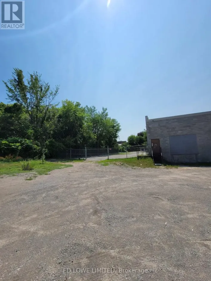 C - 201 BAY STREET, Midland