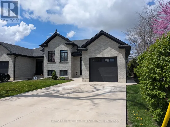 C - 92 MYRTLE STREET, Aylmer