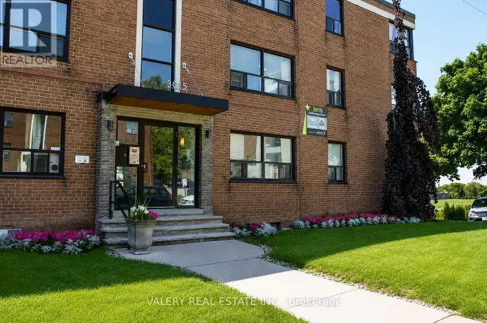 Apartment for rent: C1 - 3015 QUEEN STREET E, Toronto