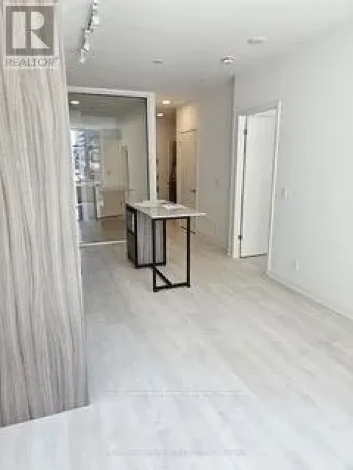 C-105 - 8 BEVERLEY GLEN BOULEVARD, Vaughan