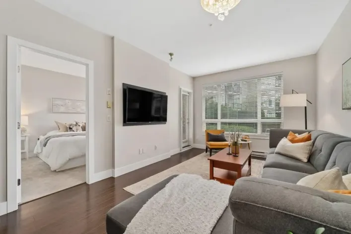 C125 20211 66 AVE, Langley