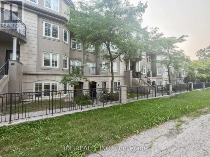 C17 - 108 FINCH AVENUE W, Toronto