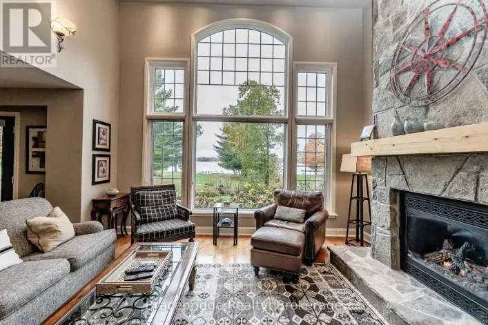 CARLING 5 W3 - 3876 MUSKOKA RD 118 HIGHWAY W, Muskoka Lakes