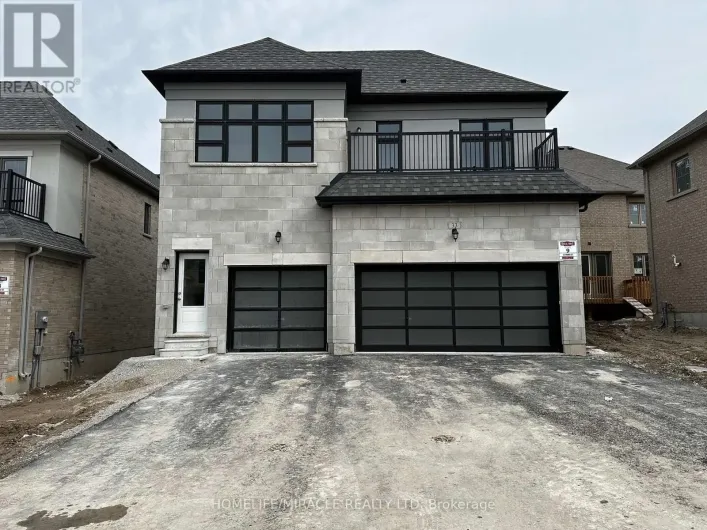 COACH - 33 ROWE STREET, Bradford West Gwillimbury