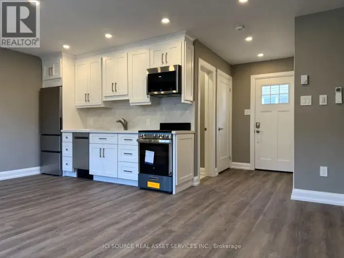 COACH HOUSE APT - 247 ROXTON ROAD, Oakville