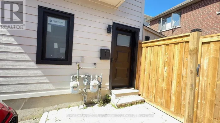 COACH UNIT - 26 CARDREW STREET, Markham