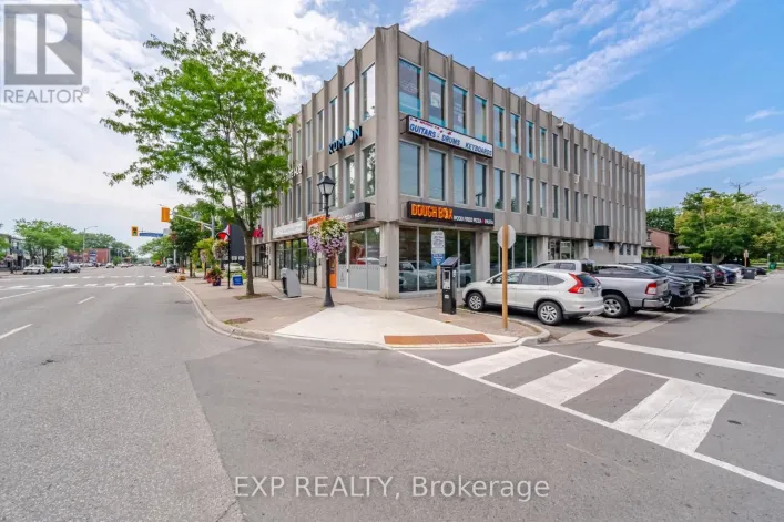 CORNER - 230 LAKESHORE ROAD E, Mississauga