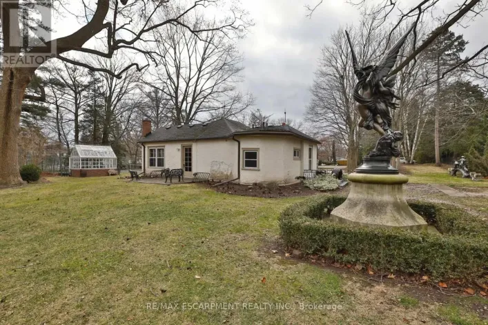 COTTAGE - 243 SHOREACRES ROAD, Burlington