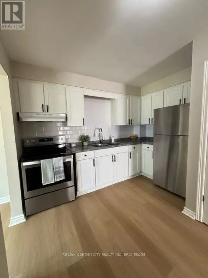 D - 120 ENDICOTT TERRACE, Welland