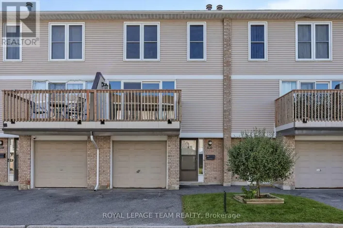 D - 284 DALEHURST DRIVE, Ottawa