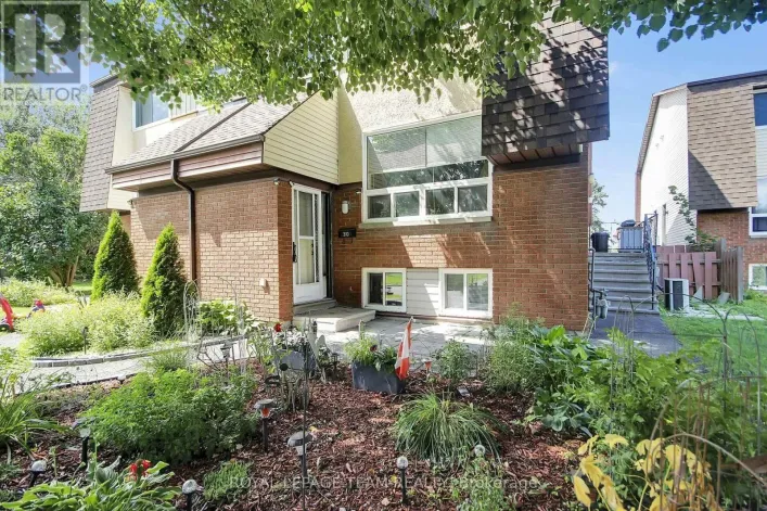 D - 31 WOODVALE GREEN STREET, Ottawa