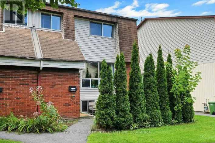 D - 5 SONNET CRESCENT, Ottawa