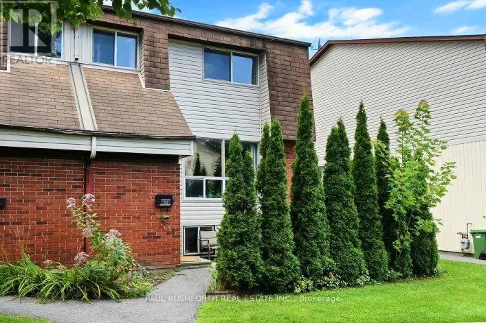 D - 5 SONNET CRESCENT, Ottawa