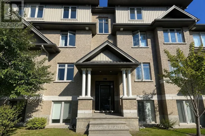 D - 64 TIPPERARY PRIVATE, Ottawa
