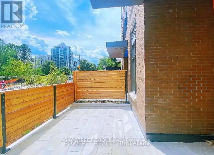 D112 - 8 BEVERLEY GLEN BOULEVARD N, Vaughan