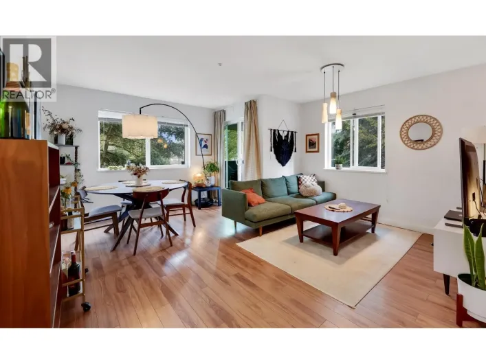 D207 40160 WILLOW CRESCENT, Squamish