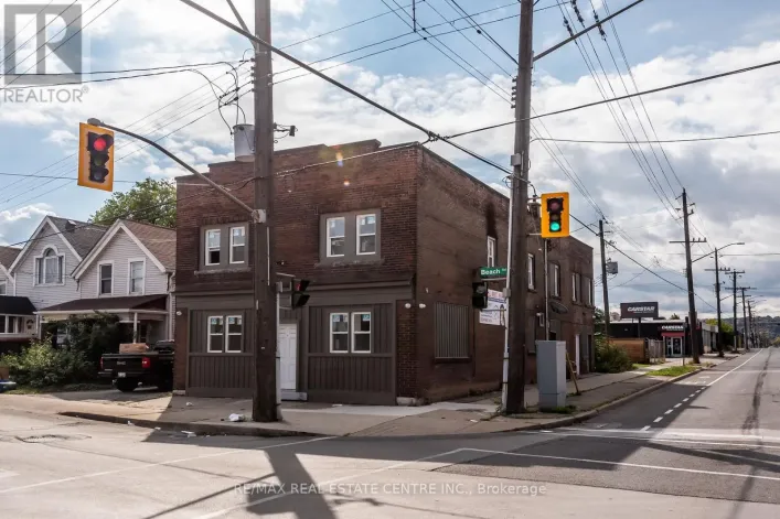 E - 104 BEACH ROAD, Hamilton