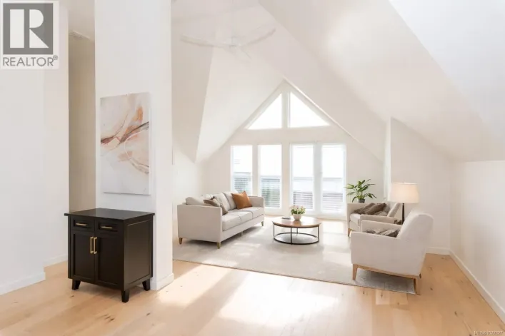 E 1741 Oak Bay Ave, Victoria