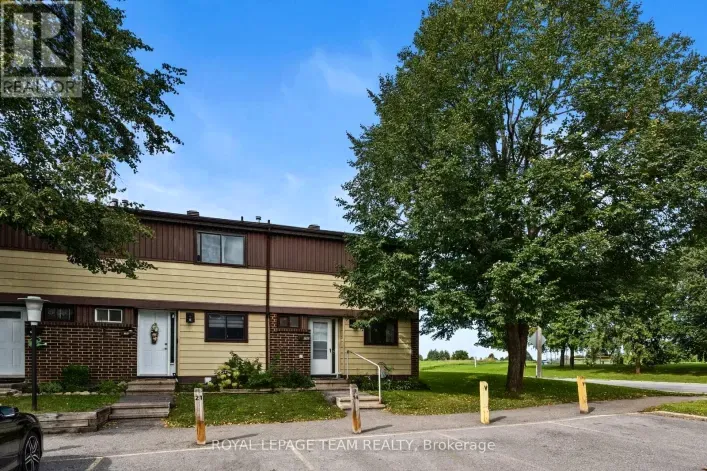 E - 73 FOXFIELD DRIVE, Ottawa