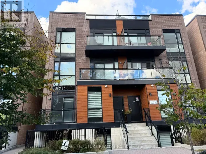 E-1002 - 52 COLES AVENUE, Vaughan