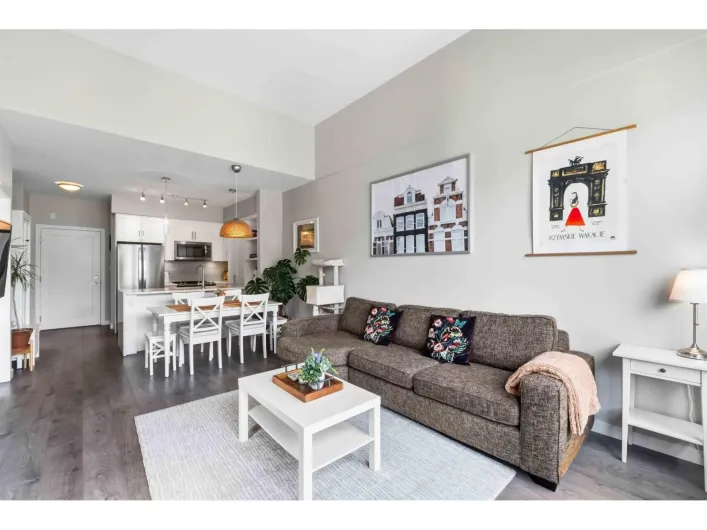 E405 20211 66 AVENUE, Langley