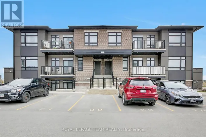 F - 320 TULUM CRESCENT, Ottawa