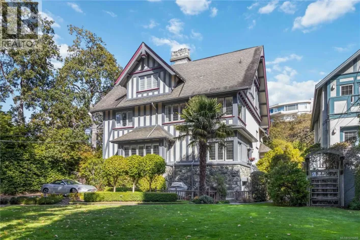 F 349 Foul Bay Rd, Victoria