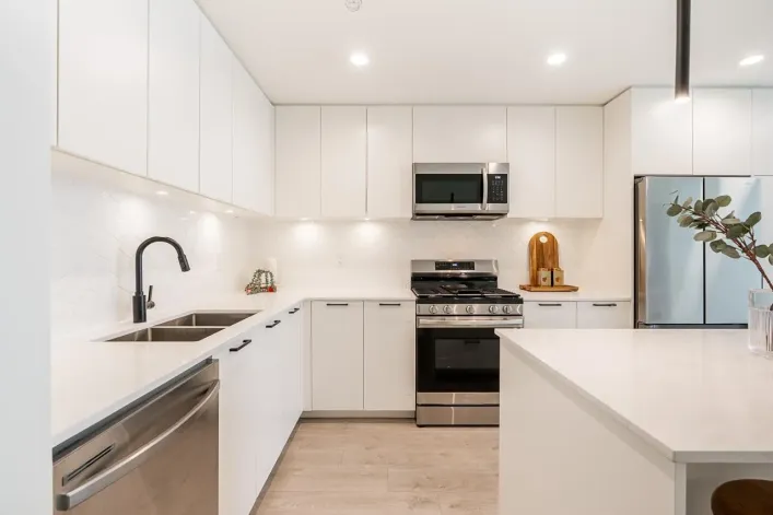 G408 8380 200A STREET, Langley