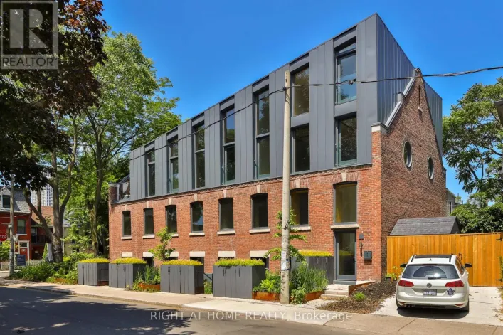 GARDEN HOME 6 - 225 BRUNSWICK AVENUE, Toronto